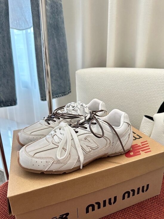 New Balance X Miu Miu 530 SL suede sneakers - Picture 5 of 9